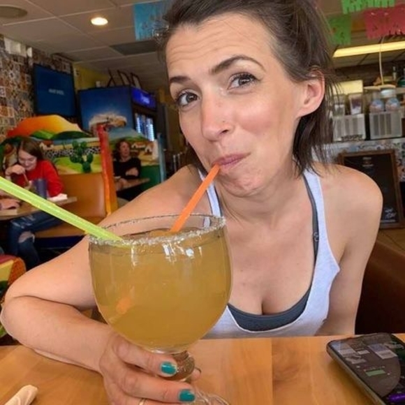 Meet your Posher, Jessica - Picture 1 of 1